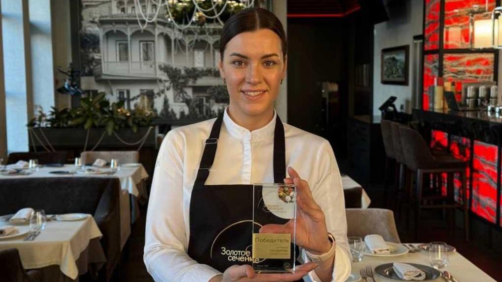 Шеф-кондитер из Омска стала золотым призёром всероссийского конкурса «Золотое сечение»