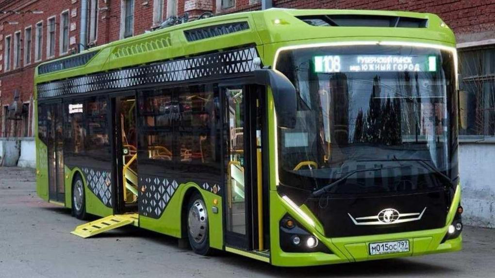 По Омску будет ездить автобус-«генерал»