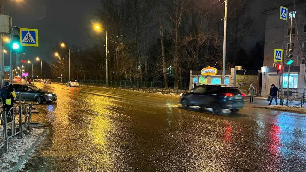 В Омске на пешеходном переходе сбили 10-летнего мальчика