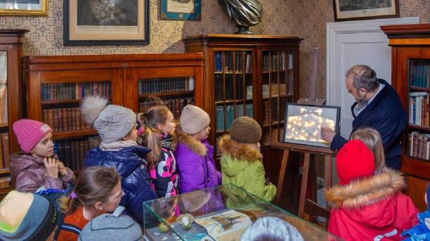 Старинная усадьба приглашает создать коллекцию рождественских игрушек своими руками