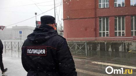 Украл губные помады и пошёл на рейс: в аэропорту «Пулково» задержали новосибирца