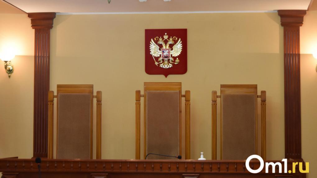 В Омской области банда сутенёров делала несовершеннолетних девушек проститутками