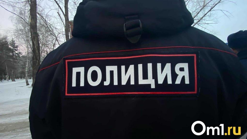 В Омской области женщина из ревности ударила девушку по лицу осколком стекла