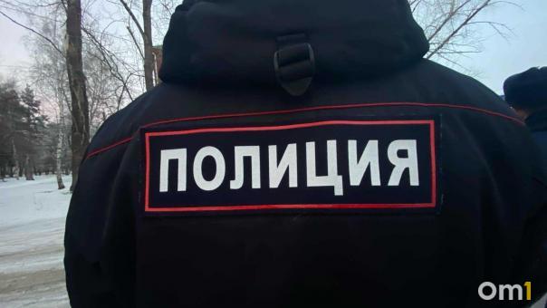 В Омской области женщина из ревности ударила девушку по лицу осколком стекла