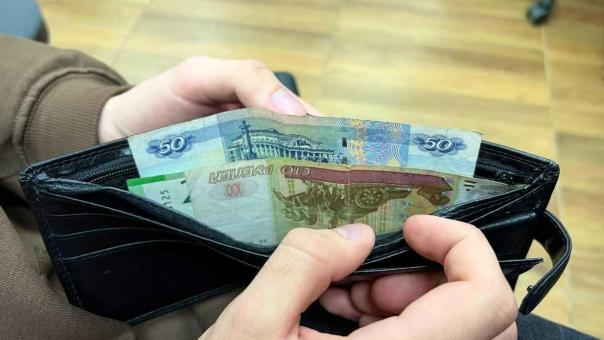 В Новосибирске нашли свёрток с деньгами и запиской: «Ты умер»