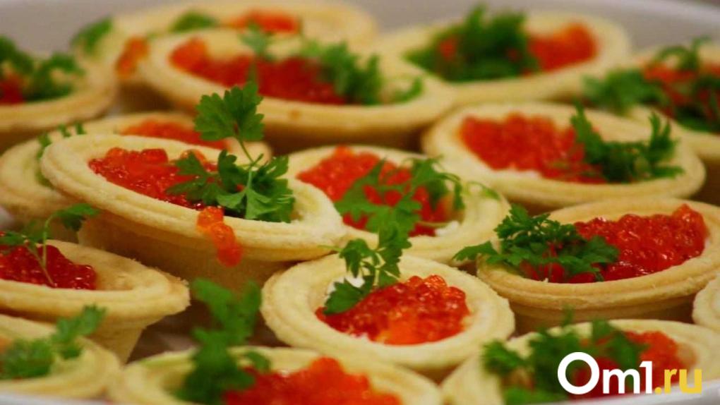 Омичам рассказали, можно ли замораживать икру перед Новым годом