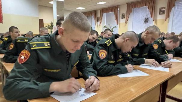 Курсанты Новосибирского военного института отправили 120 писем матерям в канун праздника