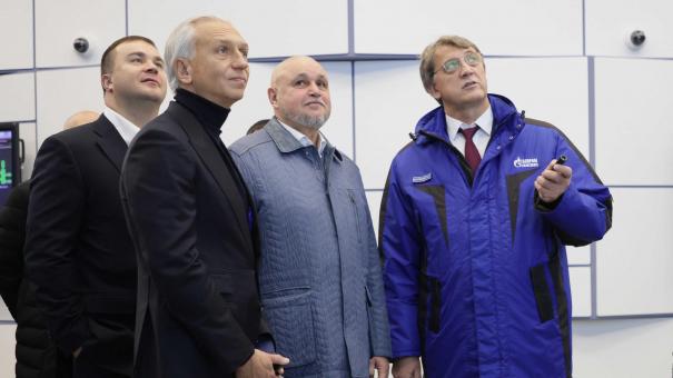 Министр энергетики, губернатор и председатель «Газпром нефти» посетили Омский НПЗ