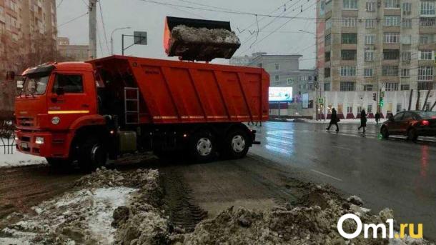 В Омске очистили 60 остановок: как изменились улицы после уборки?