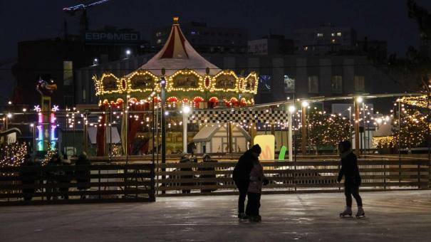 Новосибирск открыл три новых катка: где покататься на коньках с 1 декабря