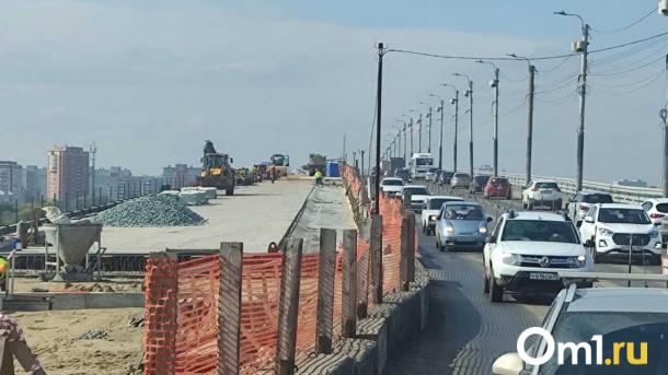 Перед строителями, работающими на мосту у Телецентра, погасили долги