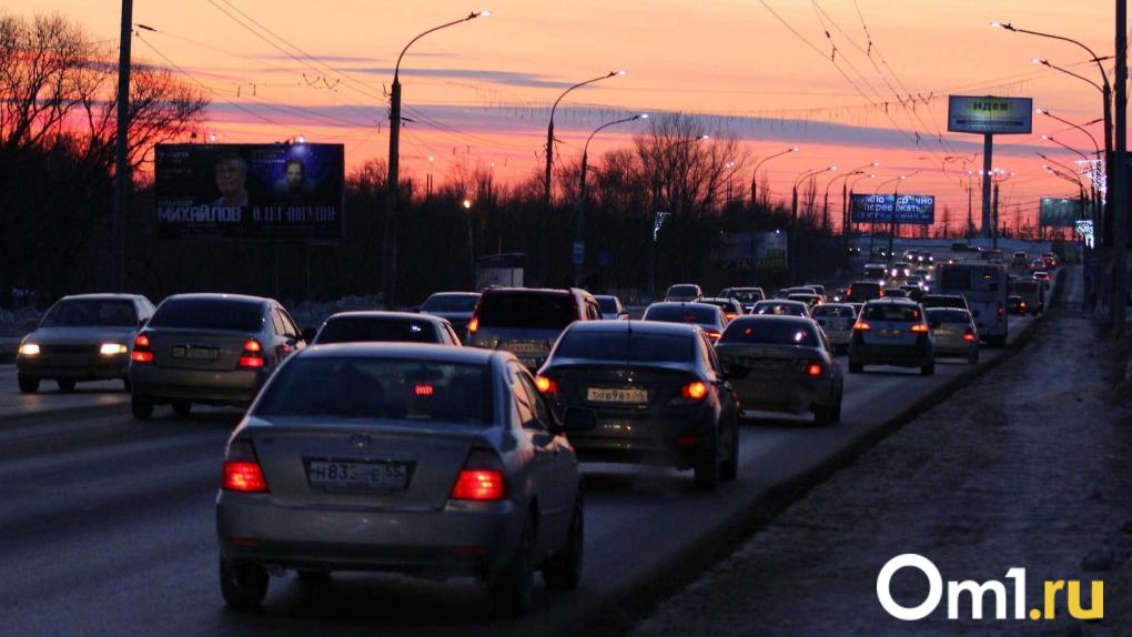 Авария у СибАДИ парализовала движение в Нефтяниках