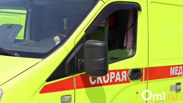 В Новосибирске у торгового центра нашли тело замёрзшей насмерть женщины