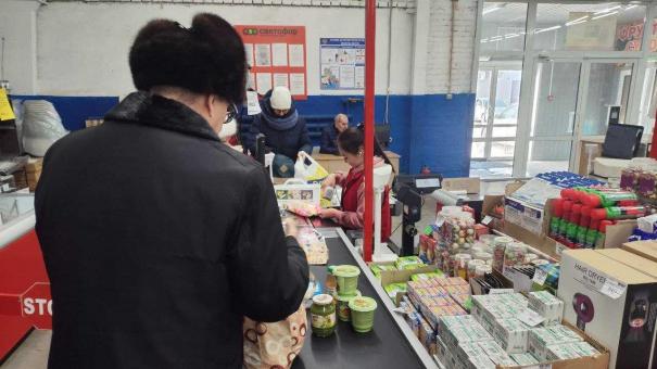 Кассирша в Красноярске украла 8,5 тыс. рублей в первый рабочий день