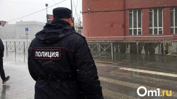 Полицейские спасли 72-летнюю пенсионерку от телефонных мошенников в Новосибирске