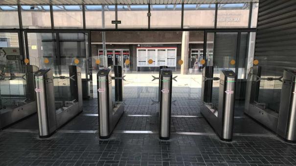 7 668 пассажиров новосибирского метро оплатили проезд улыбкой за месяц