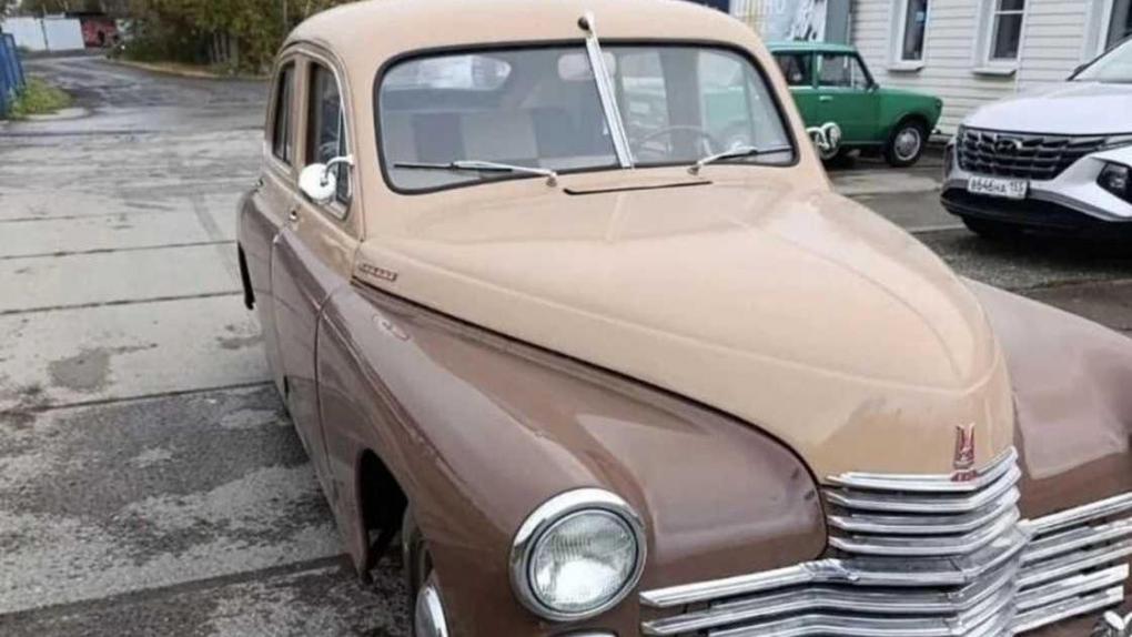 В Омске восстановленную «Победу» 1955 года продают за миллион рублей