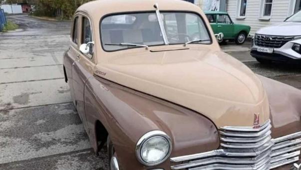 В Омске восстановленную «Победу» 1955 года продают за миллион рублей