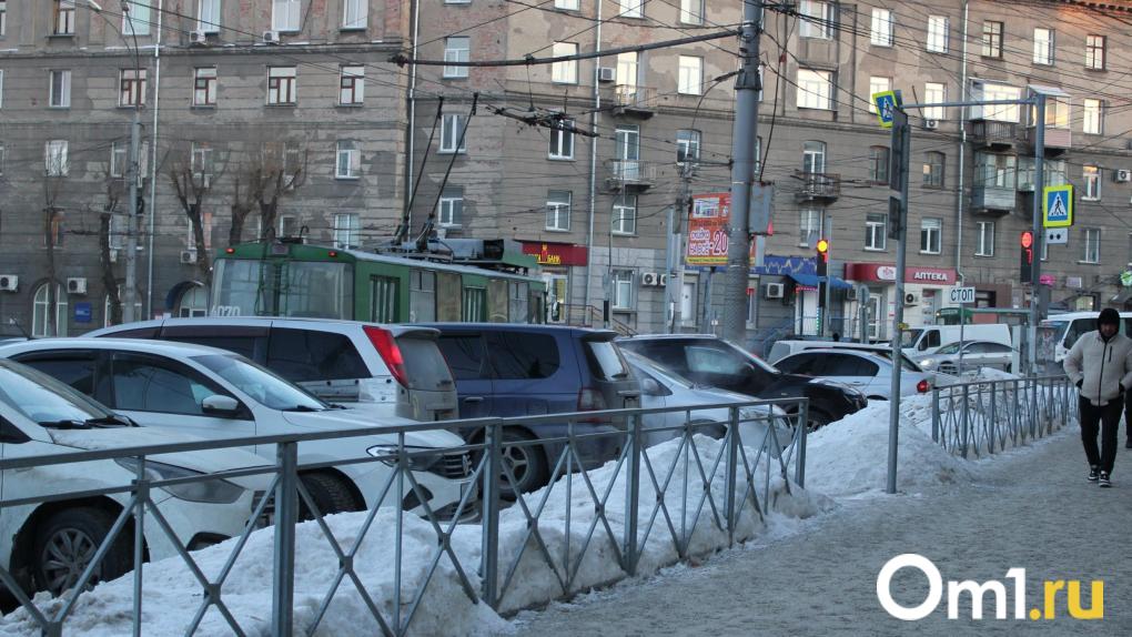 Авария у ТЦ «Каскад» парализовала движение на Маркса