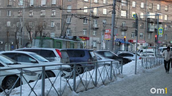 Авария у ТЦ «Каскад» парализовала движение на Маркса