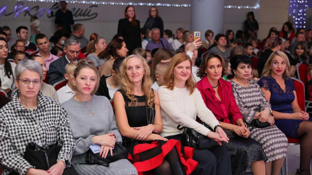 В Новосибирске наградили многодетных мам