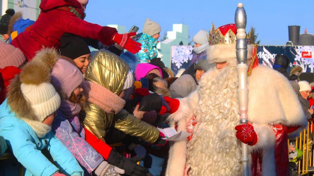 Почта начала принимать письма Деду Морозу в Новосибирске