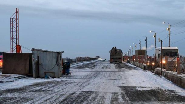 Виталий Хоценко и Сергей Шелест проверили ход капремонта омского моста у Телецентра