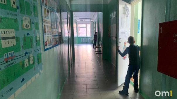 В Омске закрыли на карантин уже свыше 250 классов