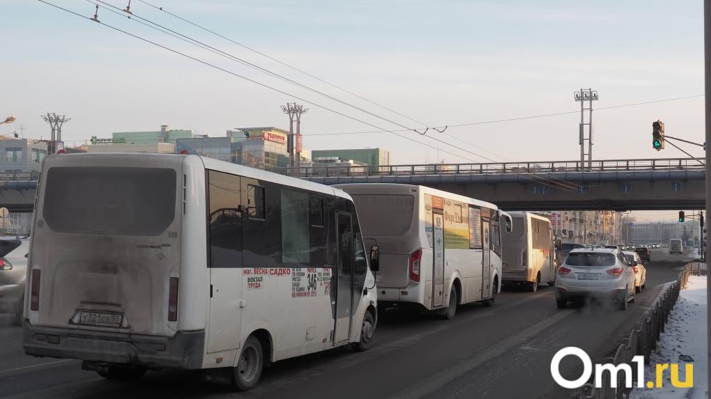 Безнал важнее опыта: мэрия изменила правила оценки общественного транспорта