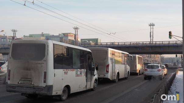 Безнал важнее опыта: мэрия изменила правила оценки общественного транспорта