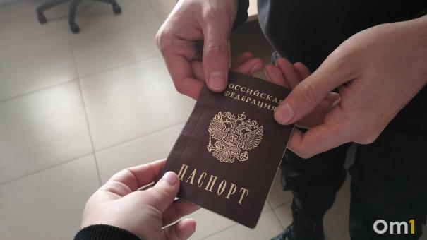В Омске спасли человека, который 25 лет жил без гражданства