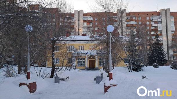 Омская театральная династия: как юрист стал актёром и создал семью на сцене
