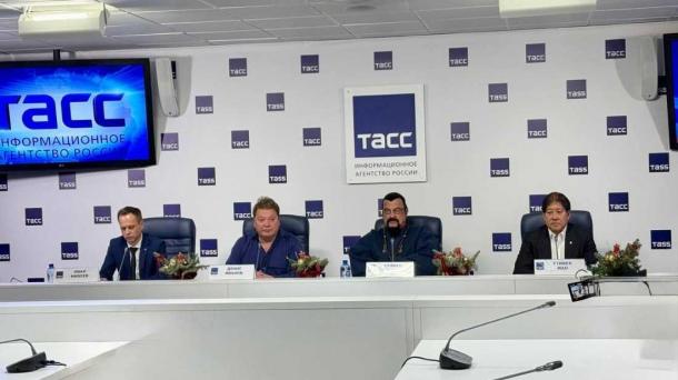 Стивен Сигал и Голливуд: Новосибирск покажут в кулинарном шоу в 2026