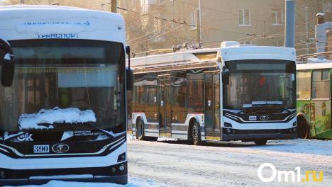 Тариф для омских троллейбусов и трамваев поднимут до 72 рублей