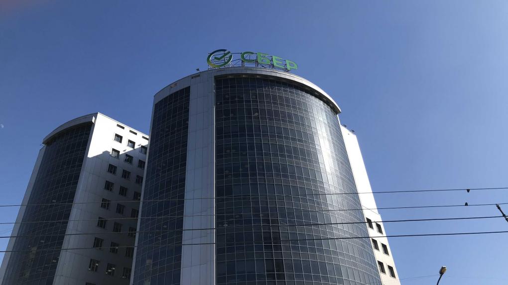 Картами Сбера теперь можно платить со смарт-часов с приложением FlipUp