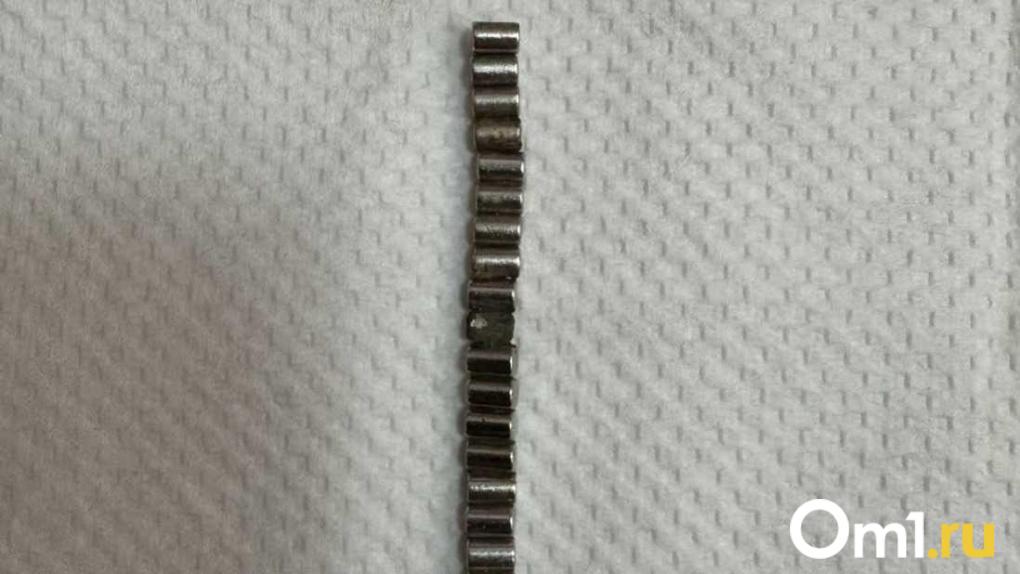 Хирурги спасли новосибирского ребенка, извлекая из кишечника 25 опасных магнитов