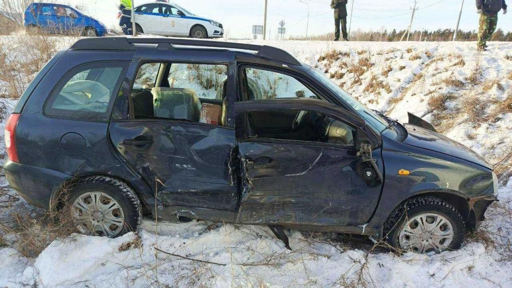 Под Омском столкнувшаяся машина снесла пешехода