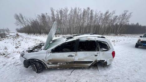 Сразу три женщины в одной машине пострадали под Омском
