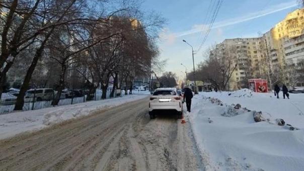7-летняя девочка в Ленинском районе Новосибирска оказалась под колёсами Haval