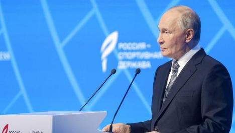 Владимир Путин наградил семью из Омской области