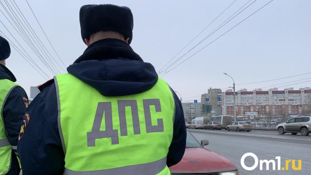 В Омске водитель иномарки выехал на встречку через пешеходный переход