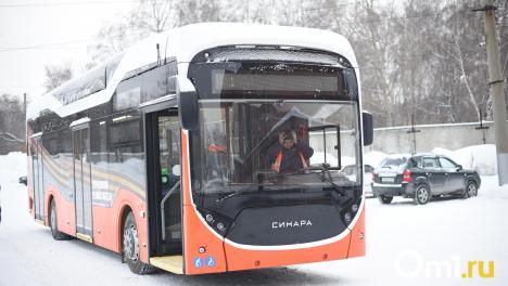Новый троллейбус «Синара» анонсировали в Новосибирске: телевизор с картой и проезд 40 км без проводов