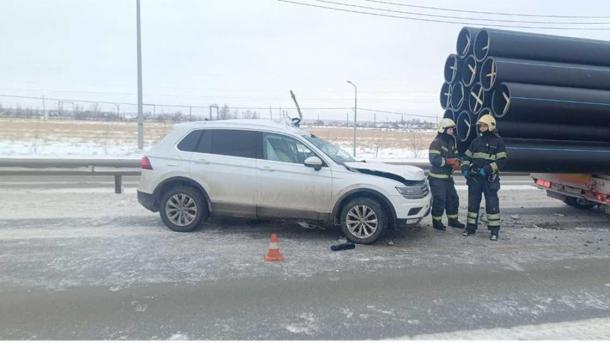 Бампер всмятку: в аварии под Омском пострадала трёхлетняя девочка