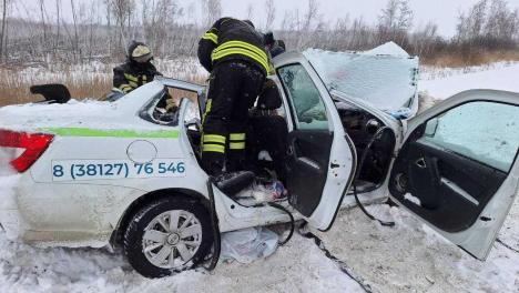 Под Омском случилось ещё одно смертельное ДТП: один погиб, трое пострадали