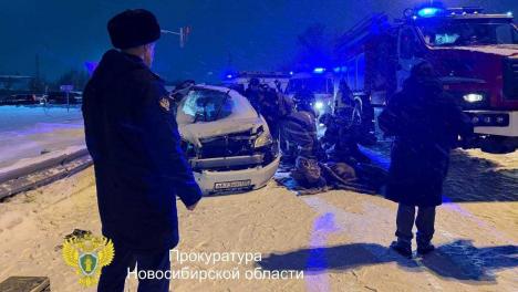 Трагедия по пути на похороны в Омск: в ДТП погибла семья с двумя детьми