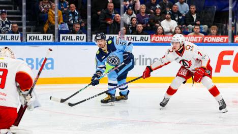 Без шансов: новосибирская «Сибирь» всухую проиграла «Автомобилисту» в домашнем матче