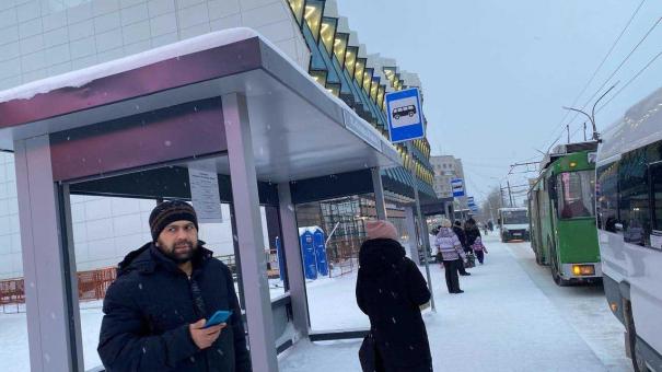 В Новосибирске с пассажиров троллейбуса списали по 450 рублей