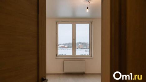 В Омске пенсионерка устроила погром в проданной по «схеме Долиной» квартире