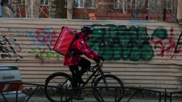 Популярность работы курьером выросла более чем в 2,3 раза в Новосибирске