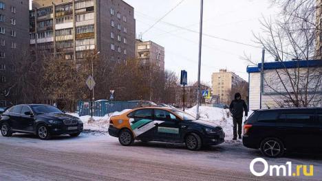 1000 мест для стоянки за деньги оборудовали у «Сибирь-Арены» для новосибирцев